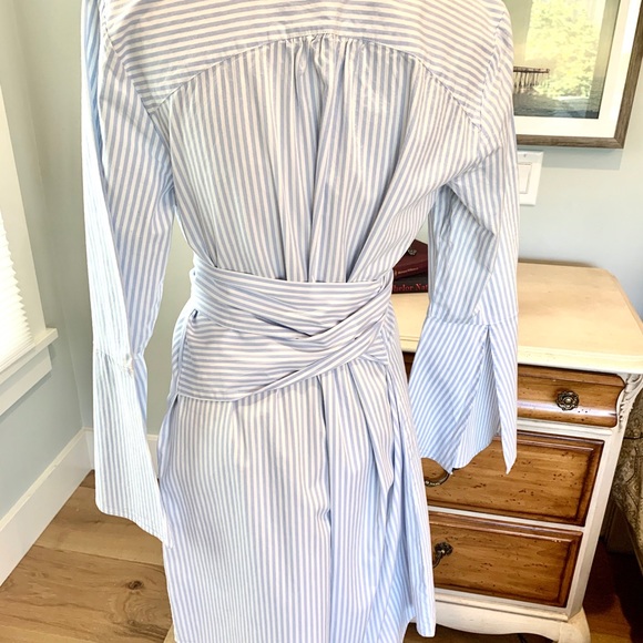 Pinstripe menswear style dress. Size 6. - Picture 7 of 8